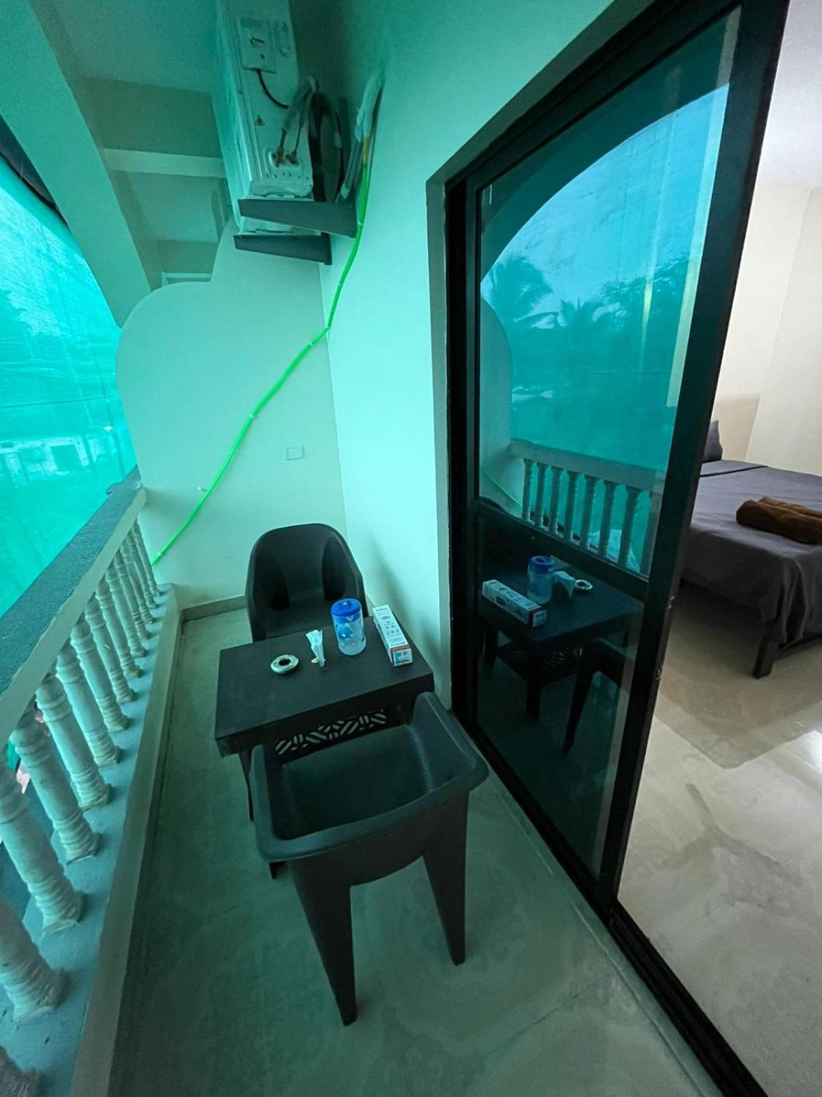 Hotel Saffron Baga Exterior foto